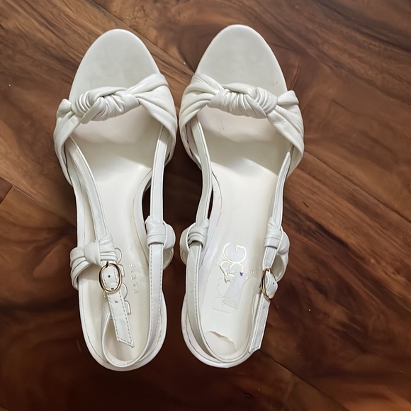 BCBG heels - Picture 3 of 6